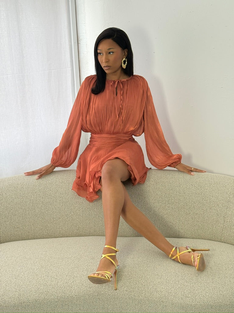 AMBER - Robe mini plissée à volants terracotta